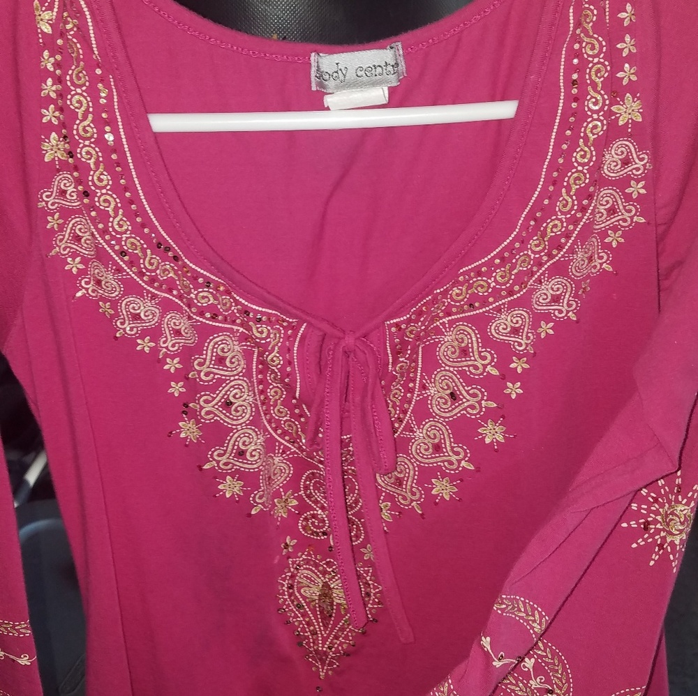 Pink with sequins 3/4 sleeve shirt